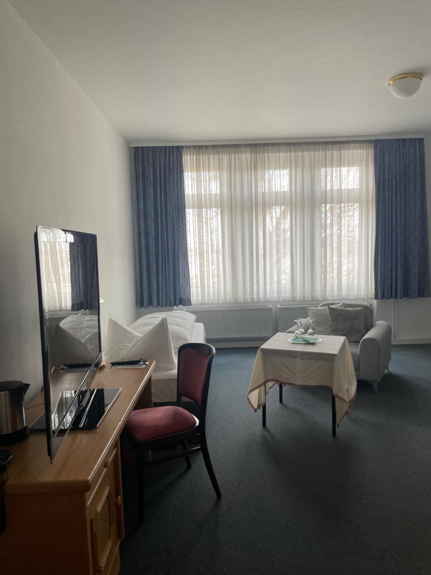 Hotel Krone Άρνσταντ Δωμάτιο φωτογραφία